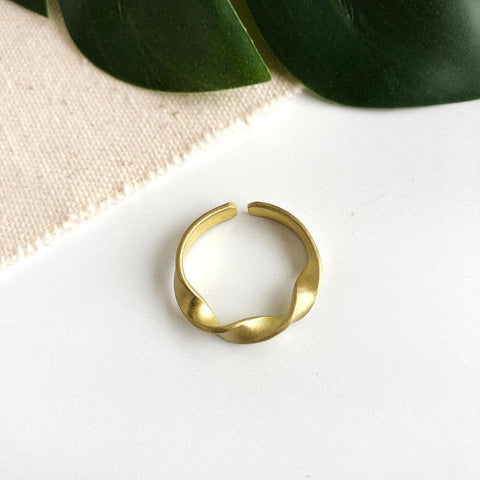 Triple Twist Ring | Gold