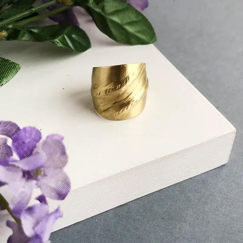 Diagonal Textured Ring | Gold